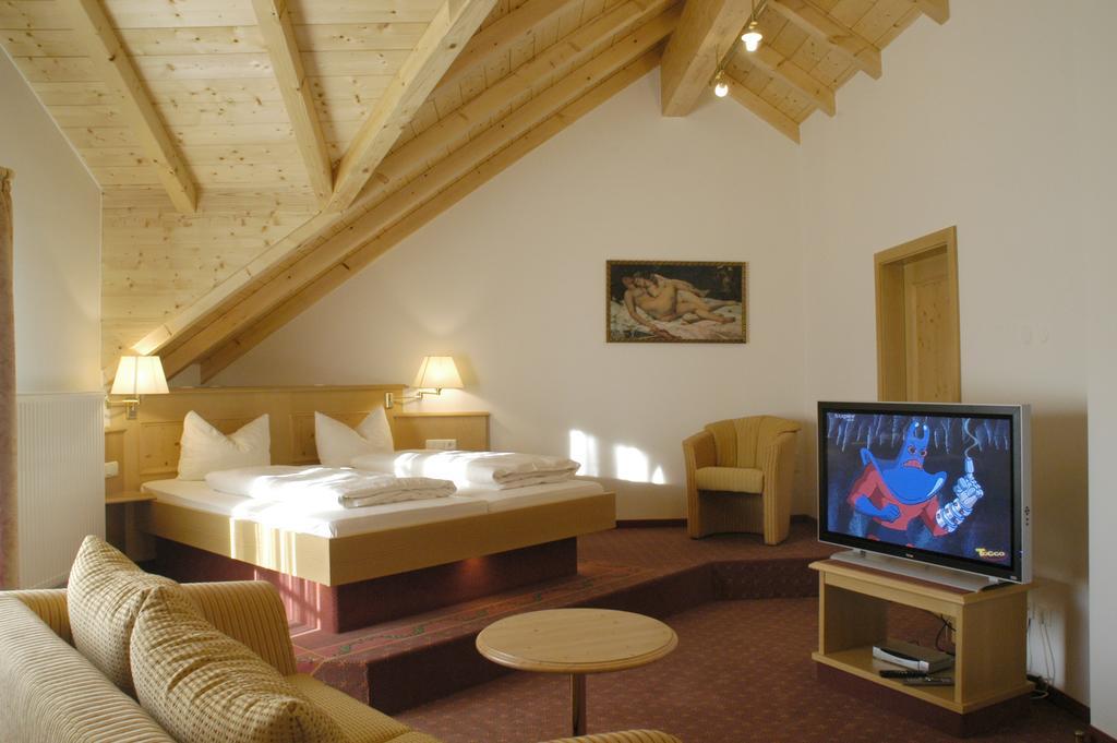 Metzgerei Gasthof Oberhauser - Hotel Zur Post Egling Dış mekan fotoğraf